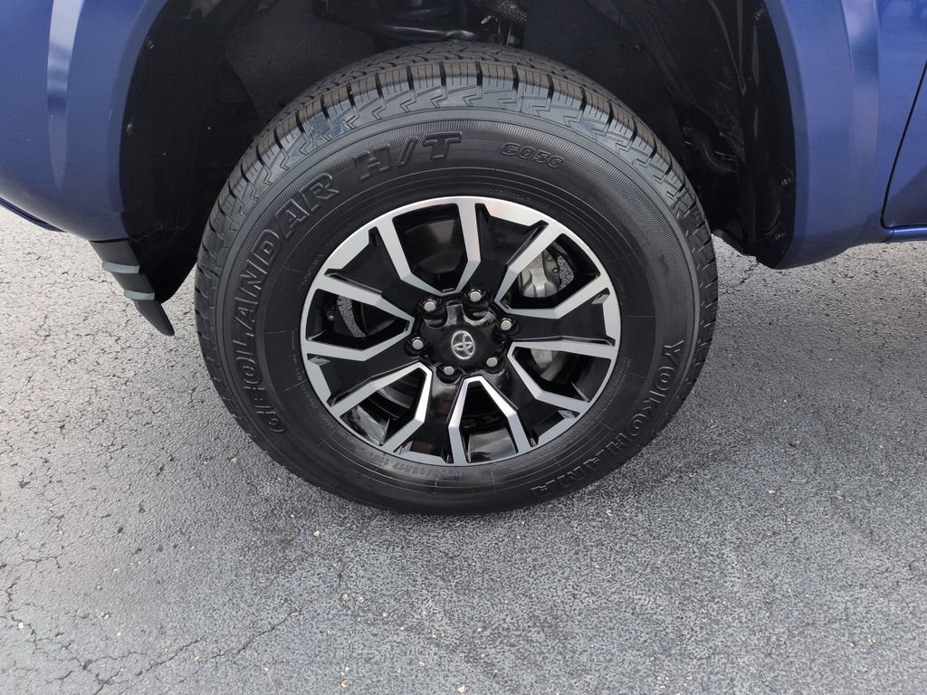Used 2023 Toyota Tacoma TRD Sport AWD/4WD image 27