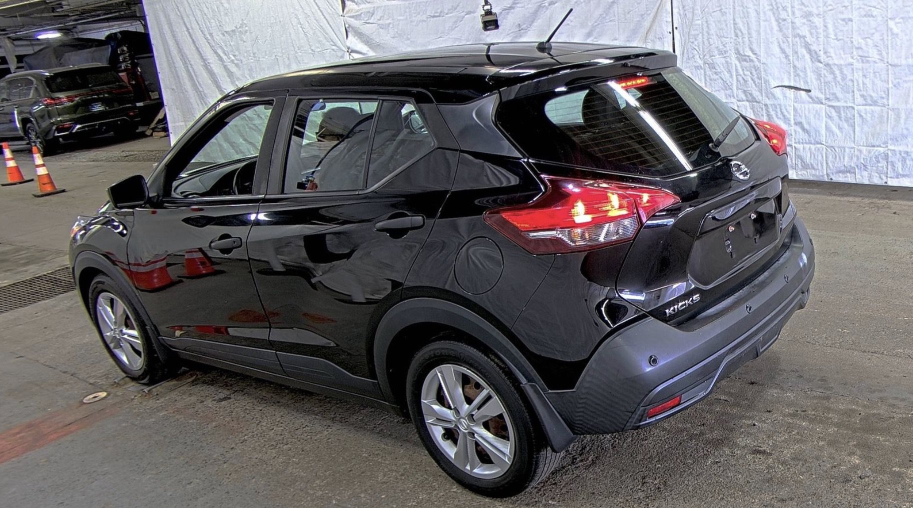 Used 2020 Nissan Kicks S FWD image 4