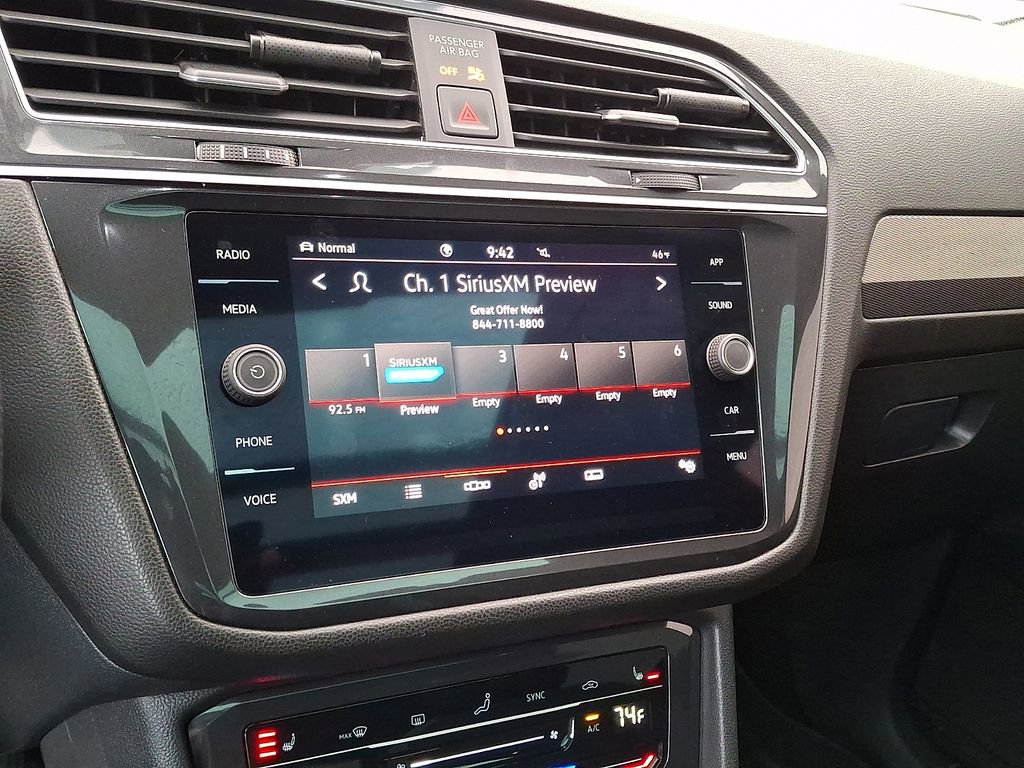 Used 2024 Volkswagen Tiguan SE R-Line AWD/4WD image 3