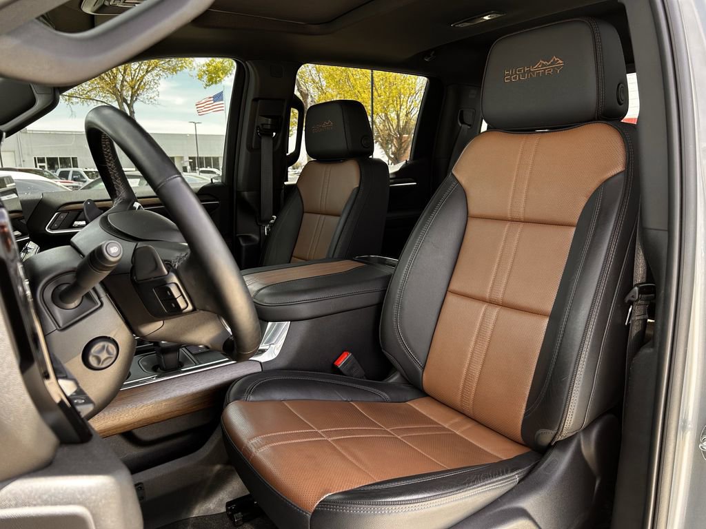 Used 2025 Chevrolet Silverado 1500 High Country w/ High Country Premium Package AWD/4WD image 30