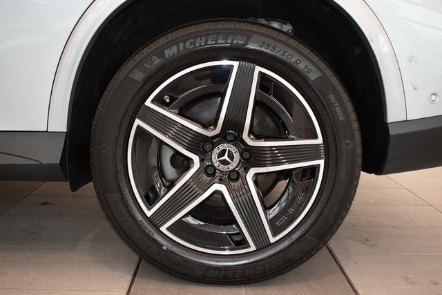Used 2023 Mercedes-Benz GLC 300 4MATIC w/ AMG Line image 9