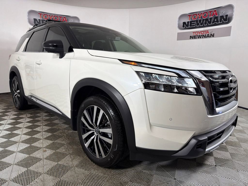 Used 2024 Nissan Pathfinder Platinum w/ Cargo Package FWD video 1