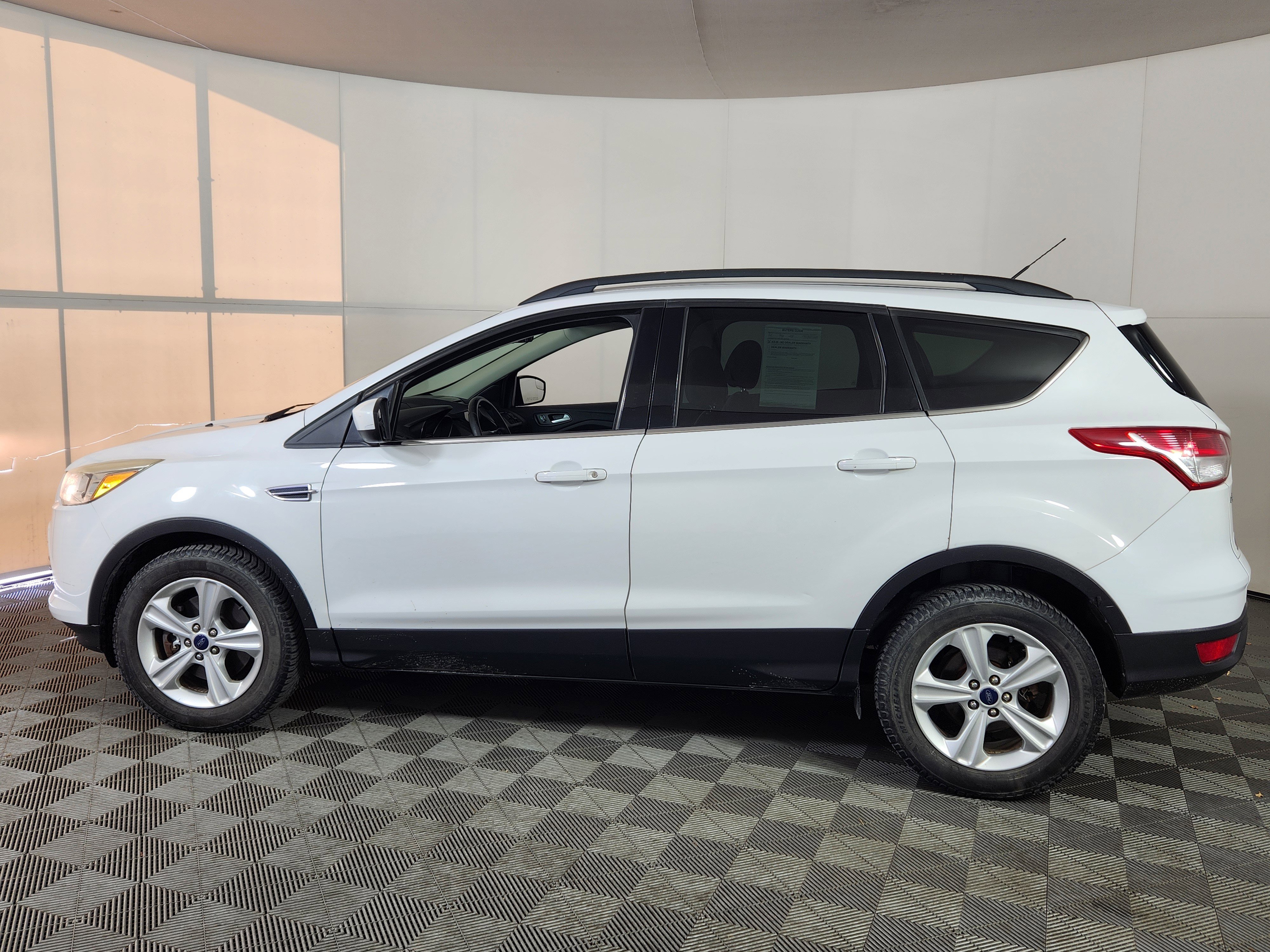 Used 2015 Ford Escape SE w/ Equipment Group 201A image 4