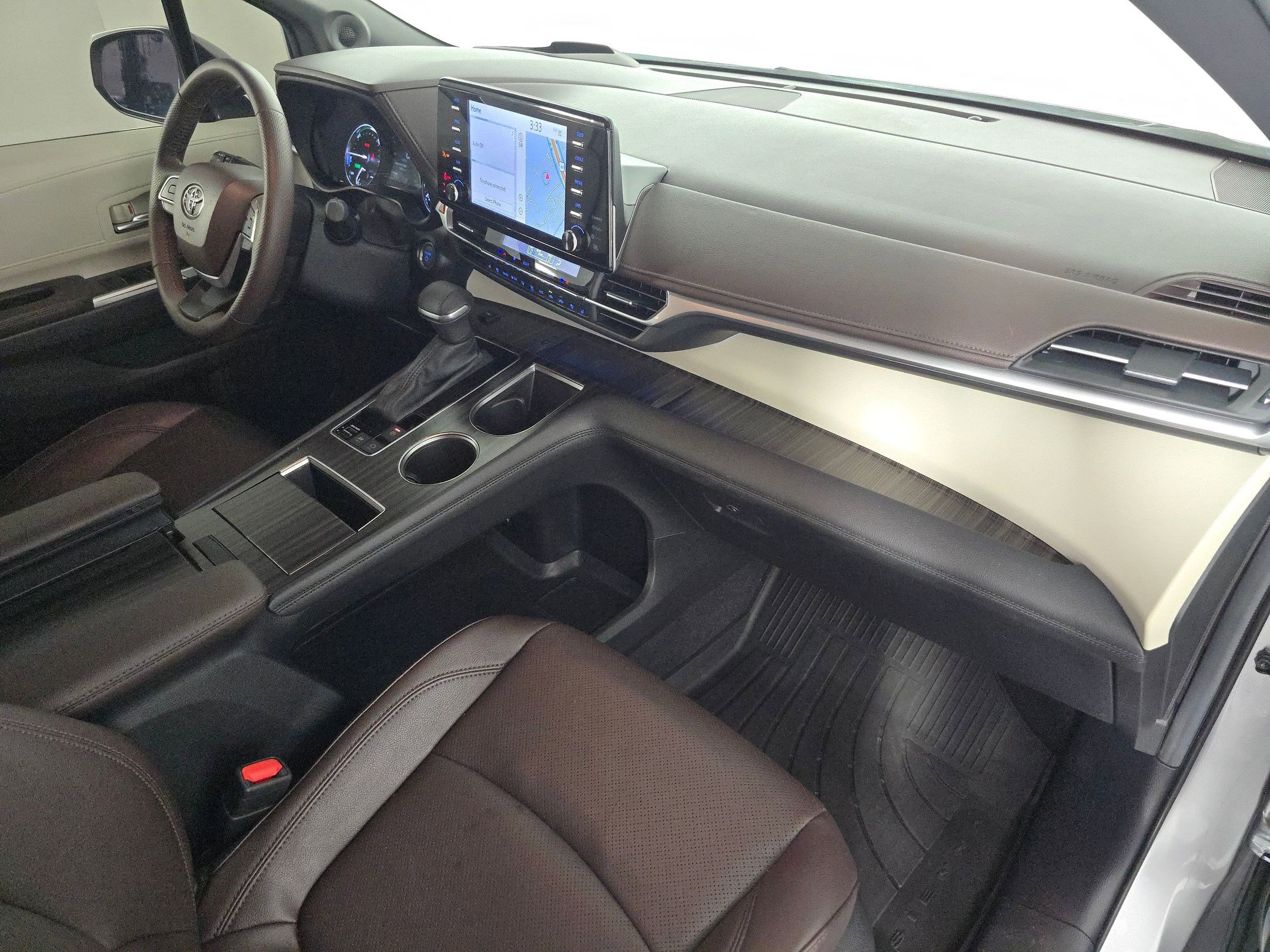 Used 2024 Toyota Sienna Platinum image 32