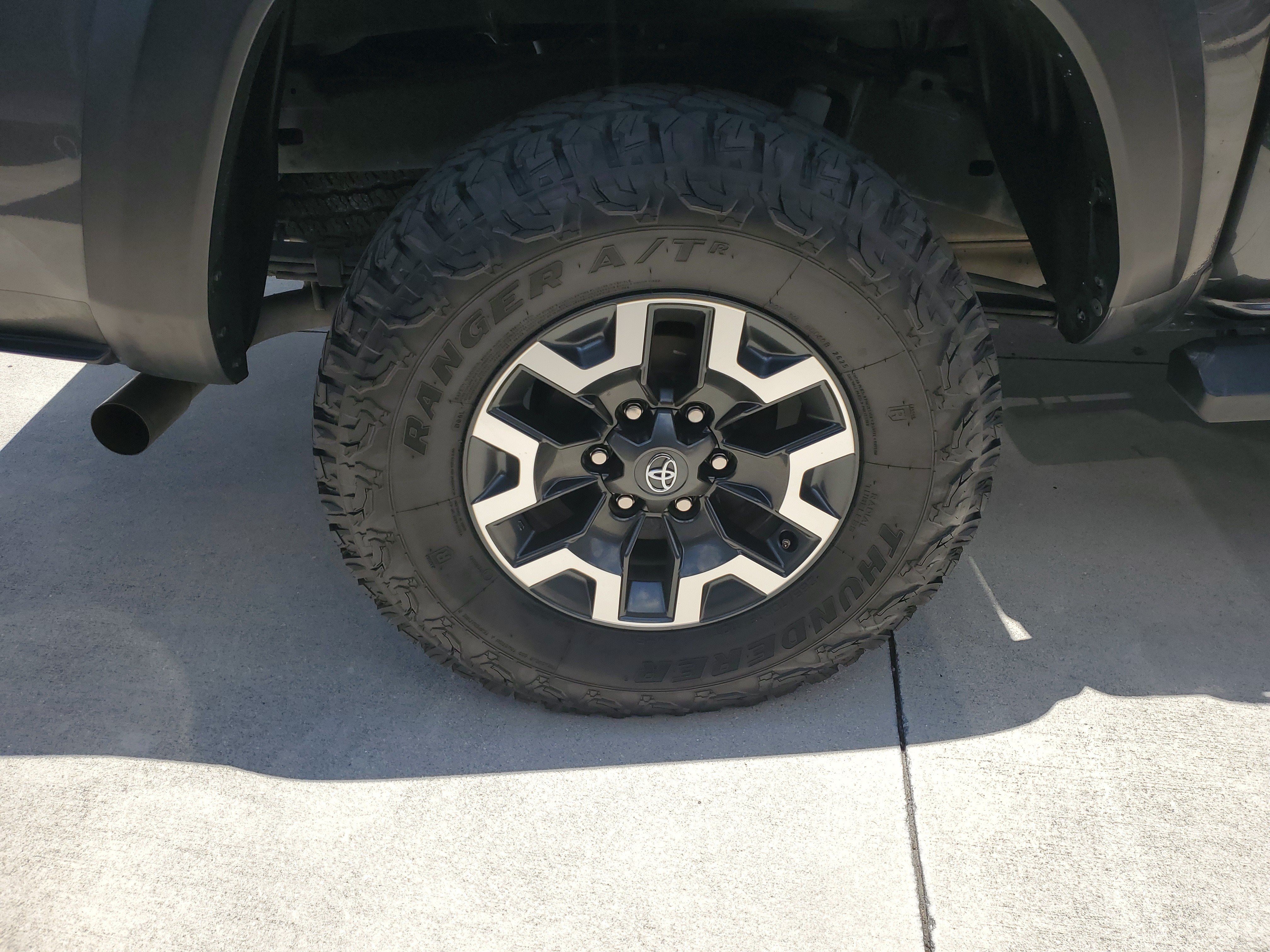 Used 2022 Toyota Tacoma TRD Off-Road w/ Technology Package RWD image 7
