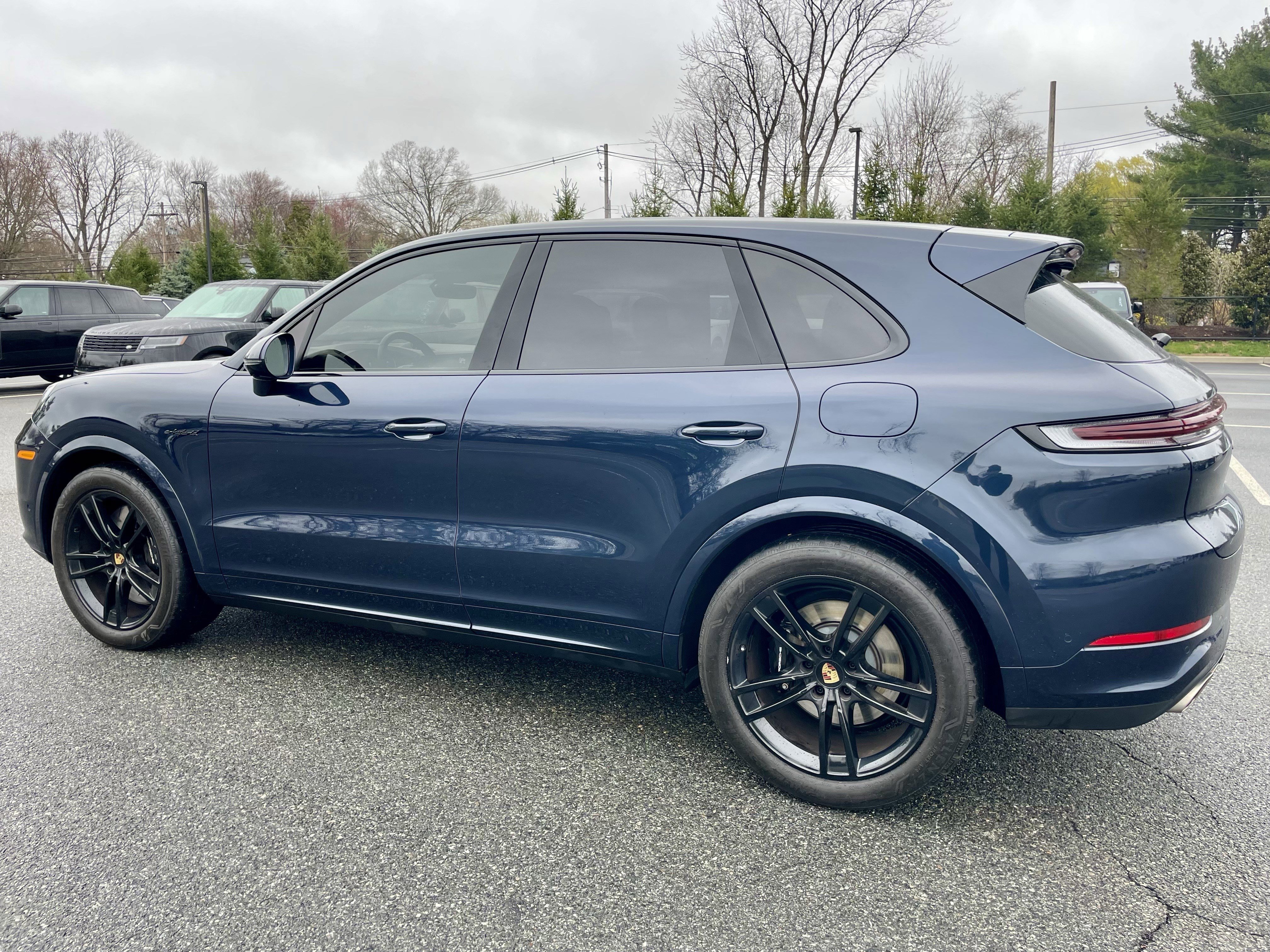 Used 2024 Porsche Cayenne Turbo image 5