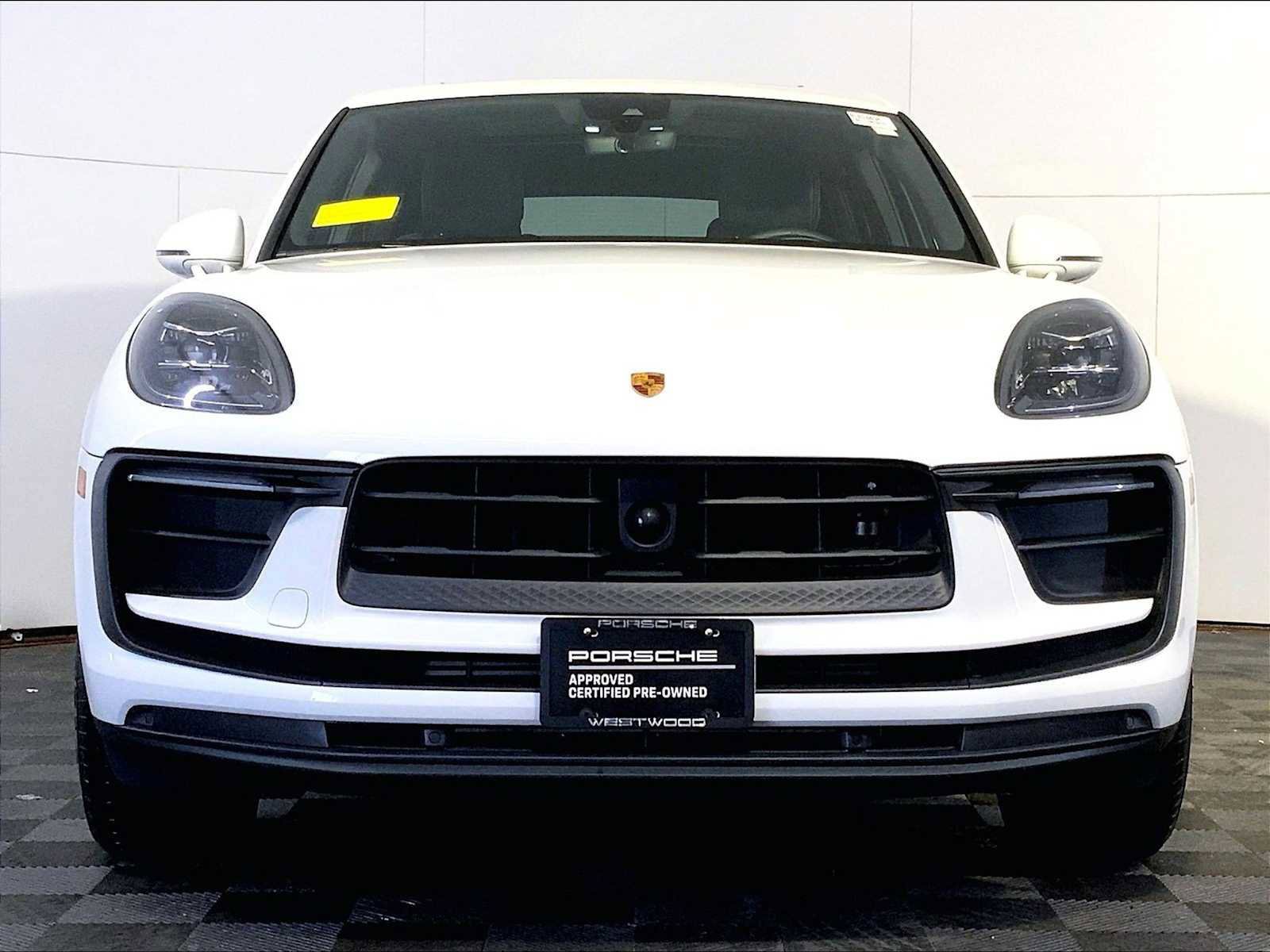 Certified 2023 Porsche Macan image 10