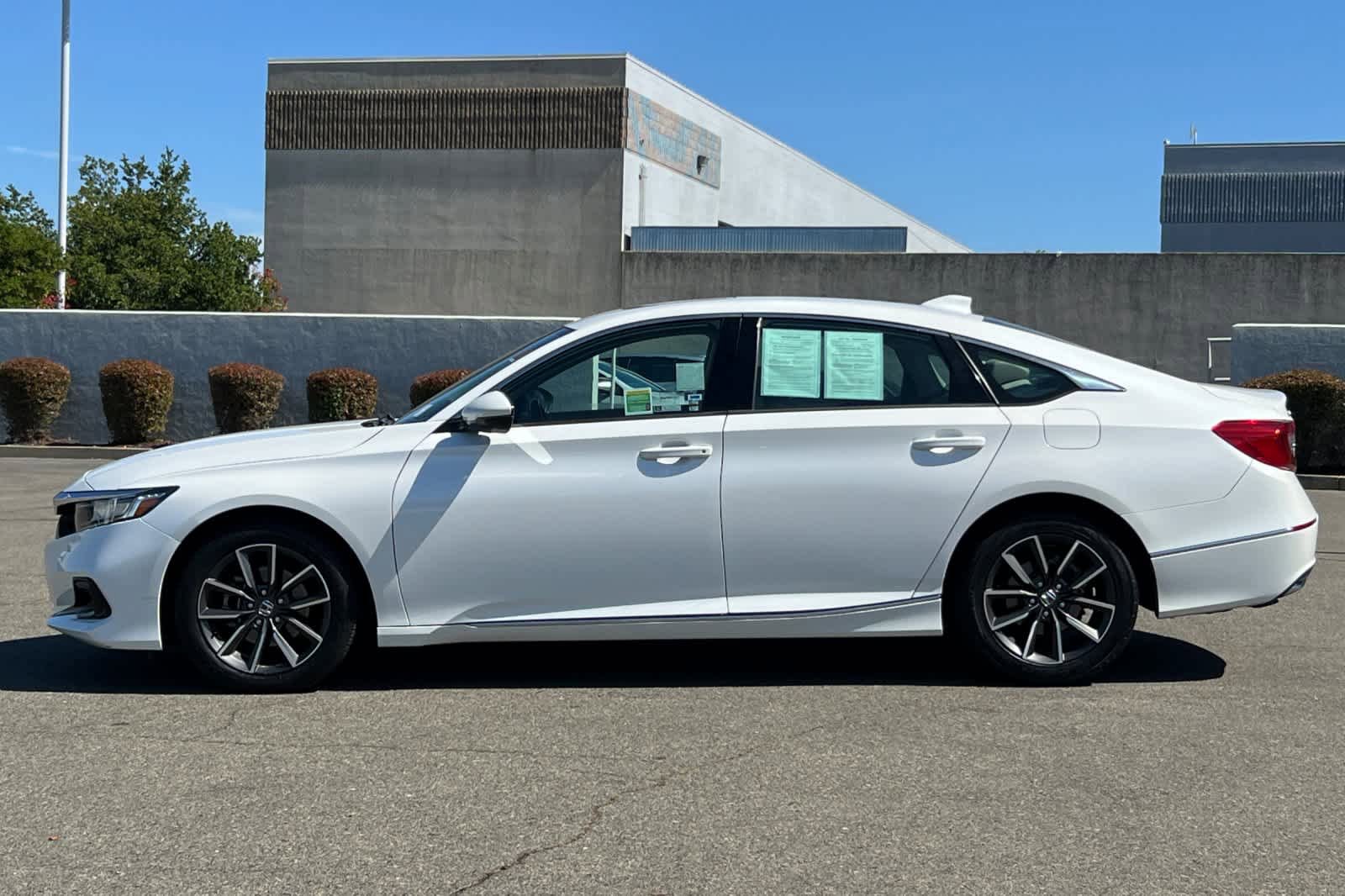 Used 2021 Honda Accord EX-L image 9
