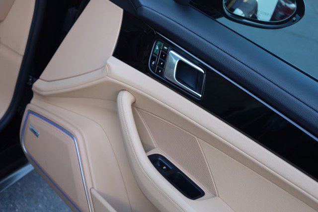 Used 2017 Porsche Panamera image 42