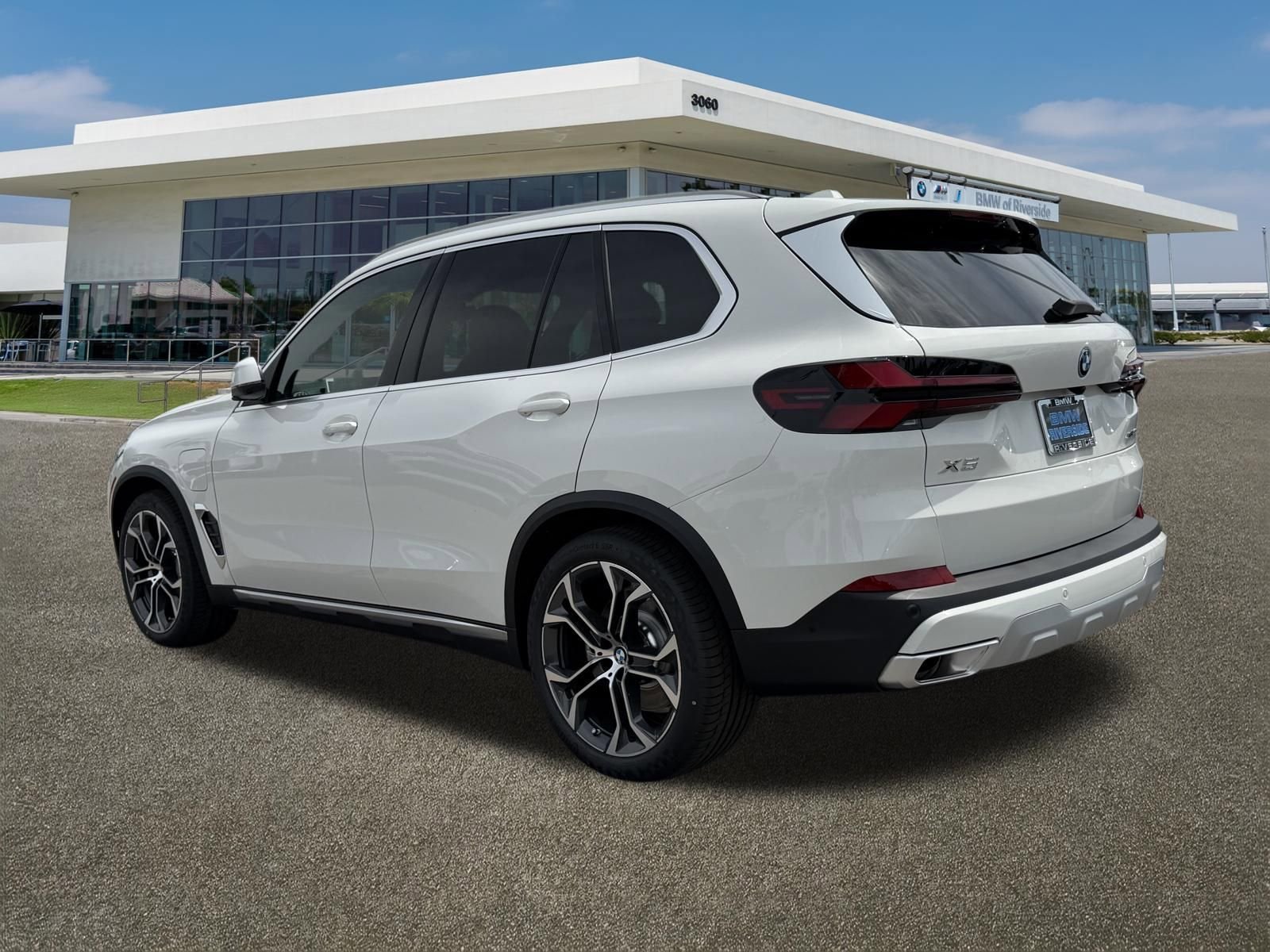 New 2026 BMW X5 xDrive50e AWD/4WD image 7