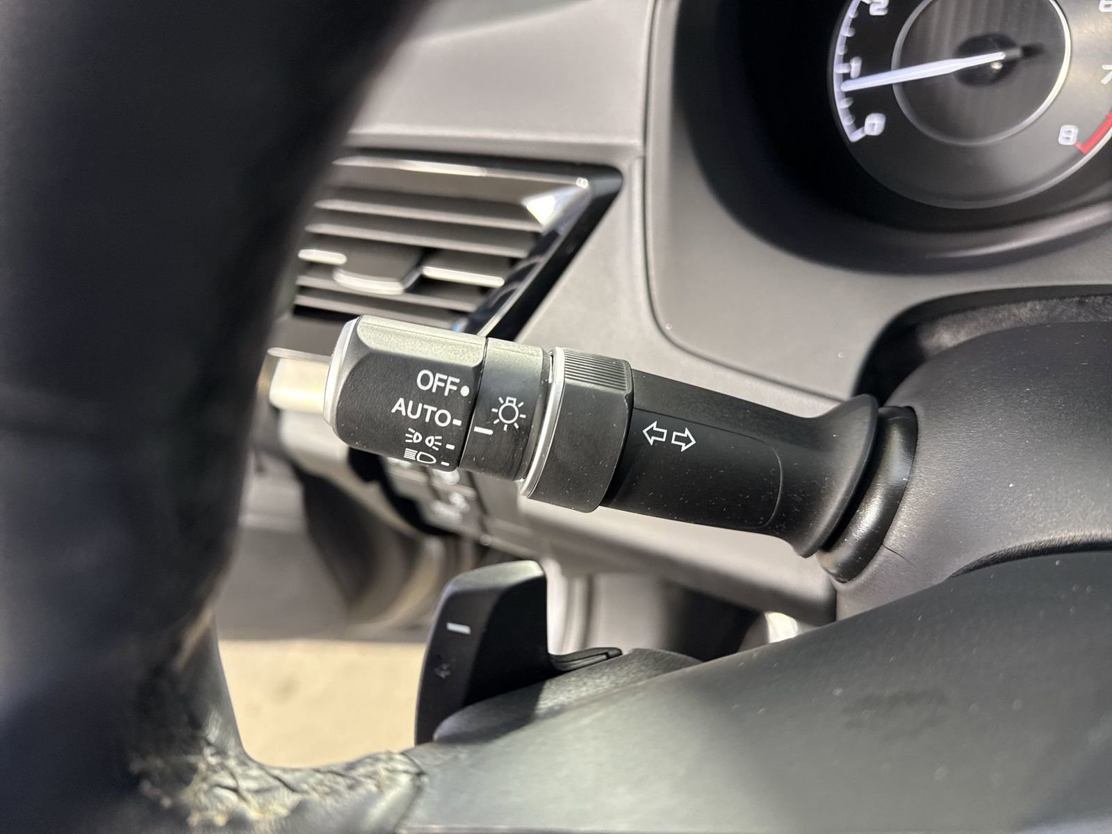 Certified 2024 Acura RDX w/ Technology Package image 17