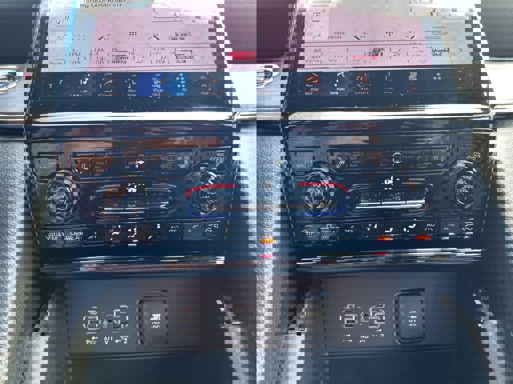 Used 2024 Jeep Grand Cherokee Limited w/ Black Appearance Package image 27