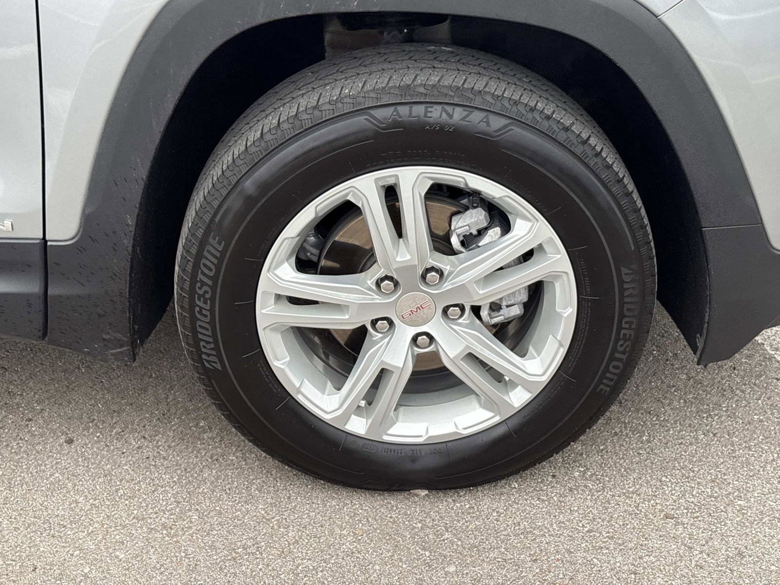 Used 2023 GMC Terrain SLE image 10