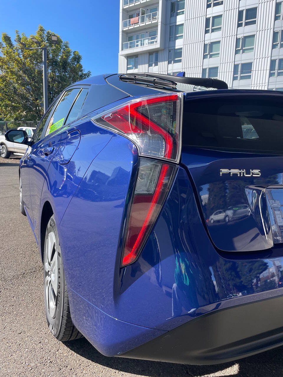 Used 2017 Toyota Prius Four Touring FWD image 30