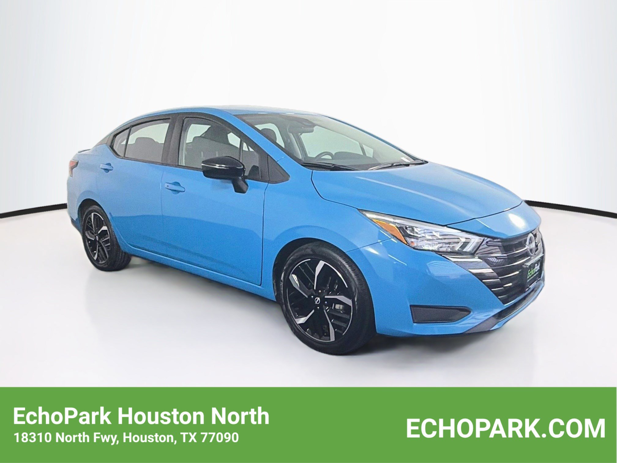 Used 2025 Nissan Versa SR FWD image 1