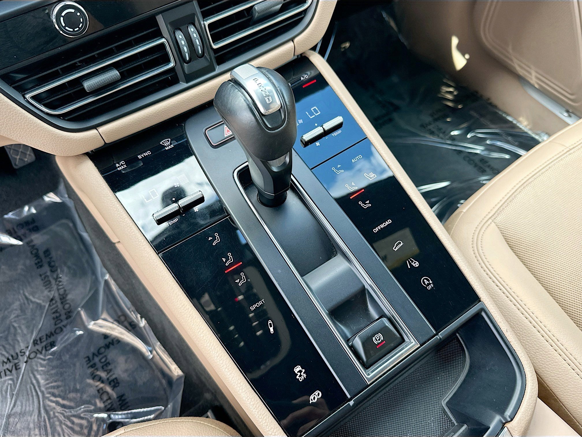 Used 2024 Porsche Macan S image 16