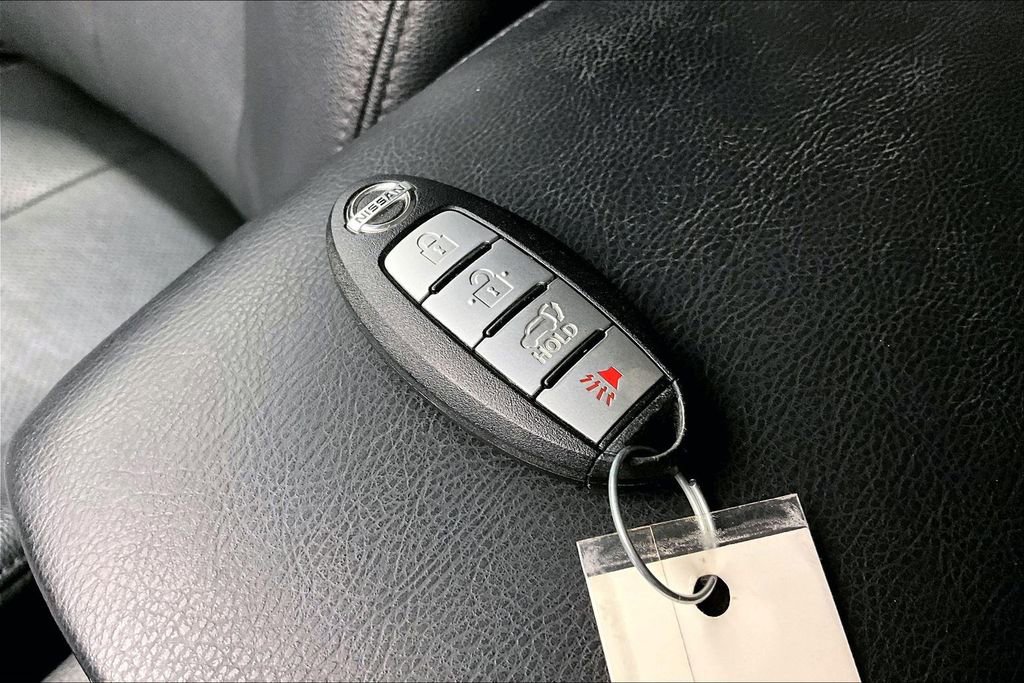 Used 2016 Nissan Rogue SL w/ SL Premium Package FWD image 13