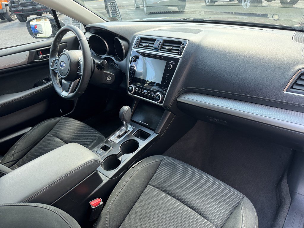Used 2018 Subaru Outback 2.5i Premium AWD/4WD image 2