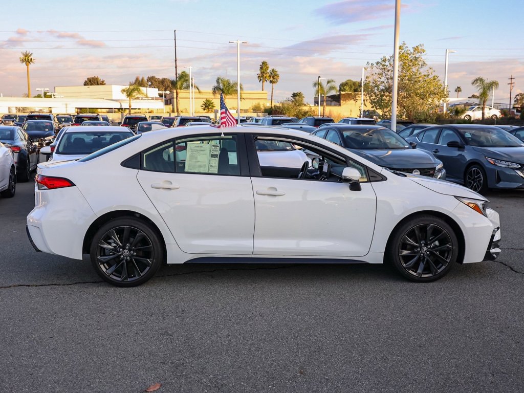 Used 2023 Toyota Corolla SE image 3