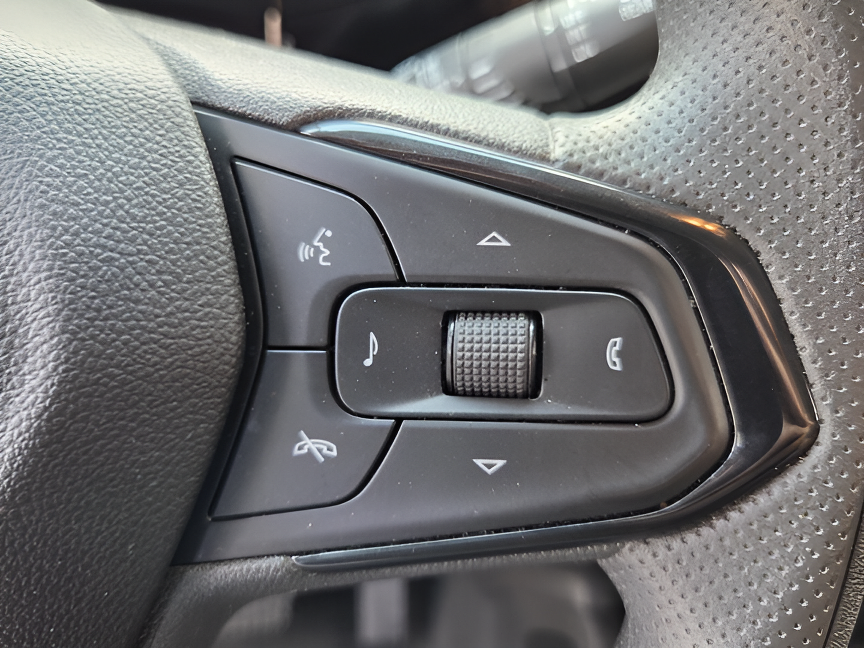 Used 2025 Chevrolet TrailBlazer LT FWD image 25