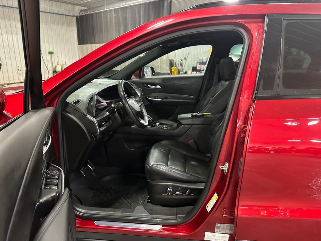 Used 2024 Cadillac XT4 Sport image 10