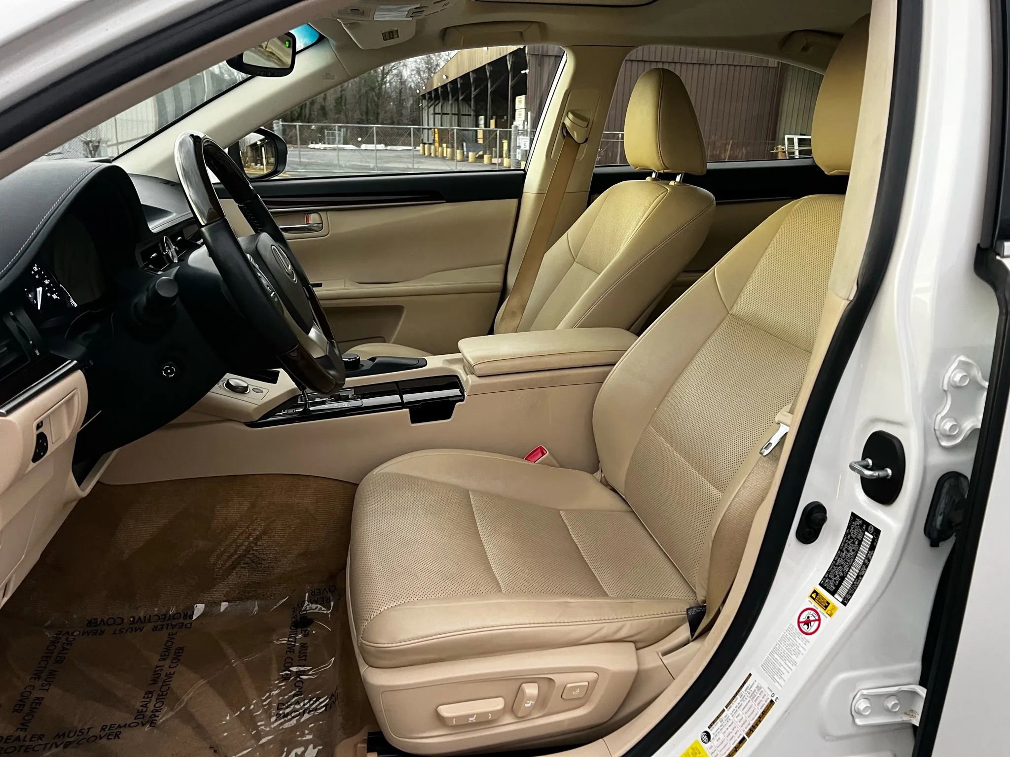 Used 2014 Lexus ES 350 ES 350 Sedan 4D w/ Premium Package image 10