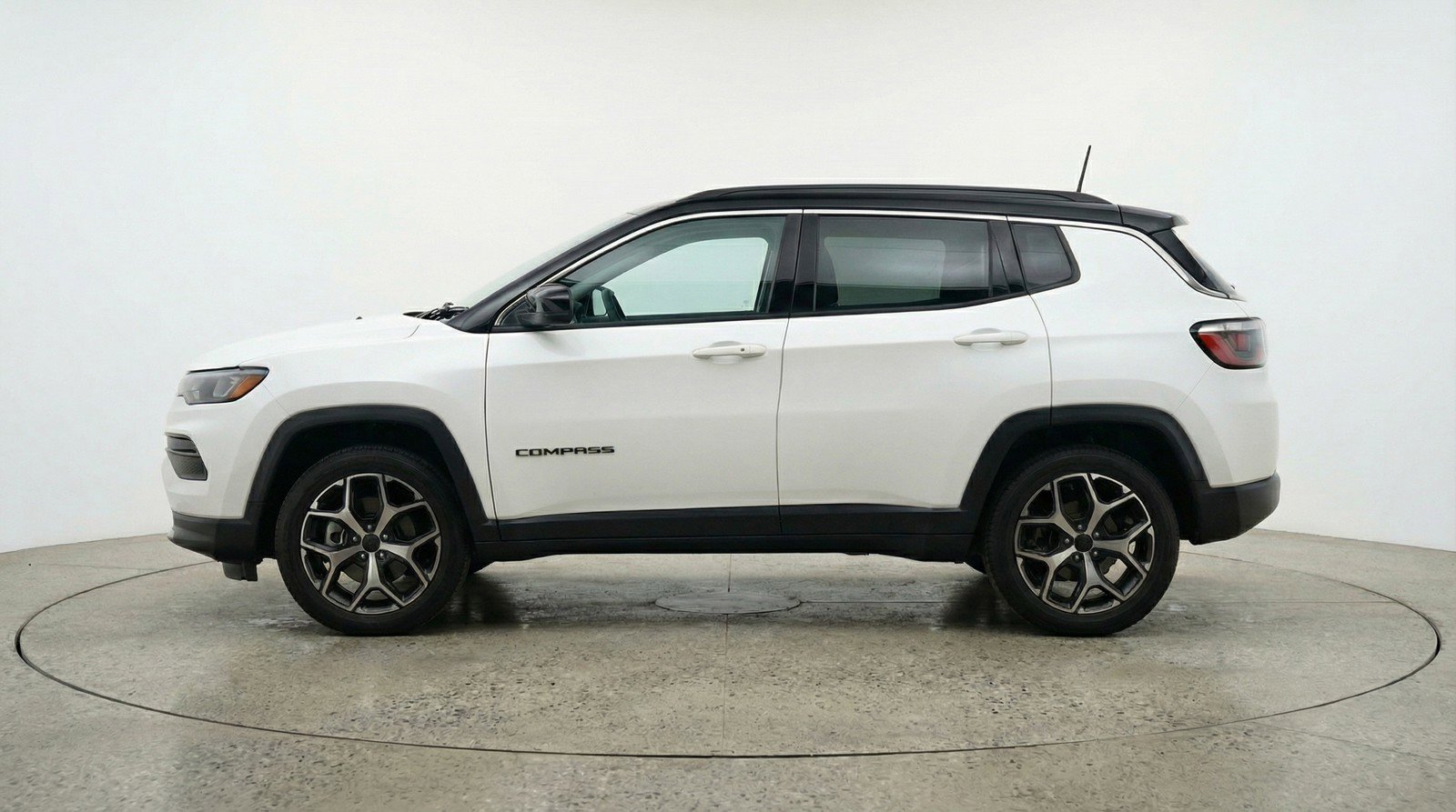 Used 2025 Jeep Compass Limited image 5
