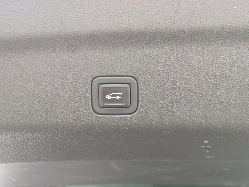 Used 2021 GMC Yukon AT4 w/ Rear Media and Nav Package AWD/4WD image 21