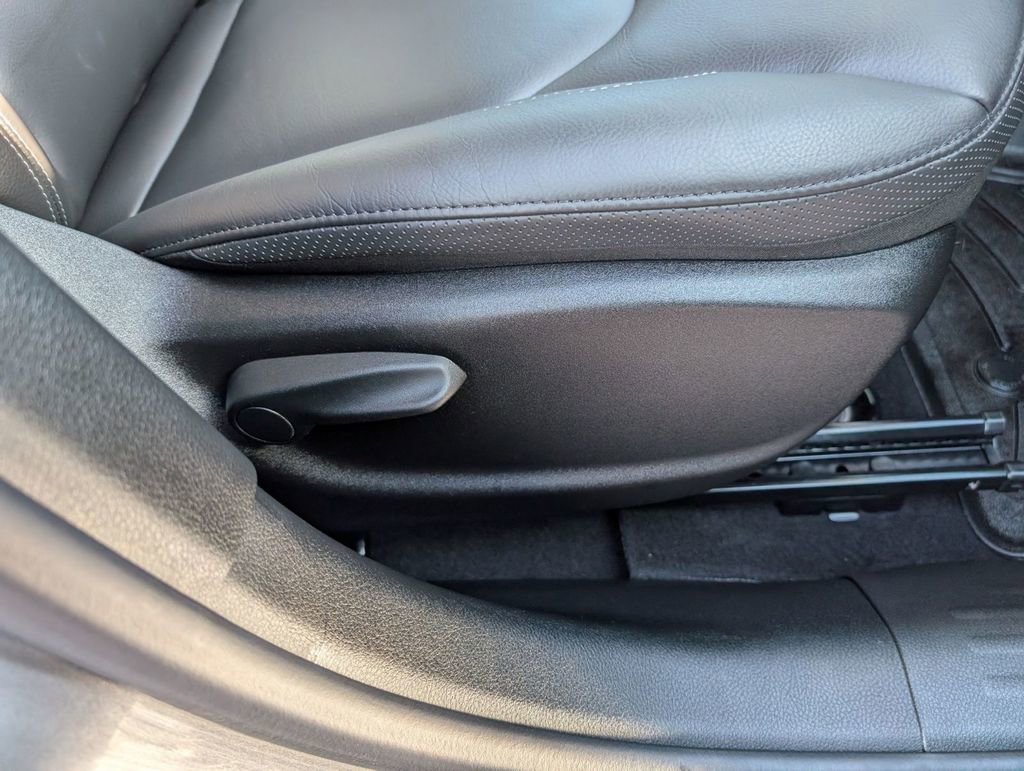 Used 2023 Jeep Renegade Limited image 47