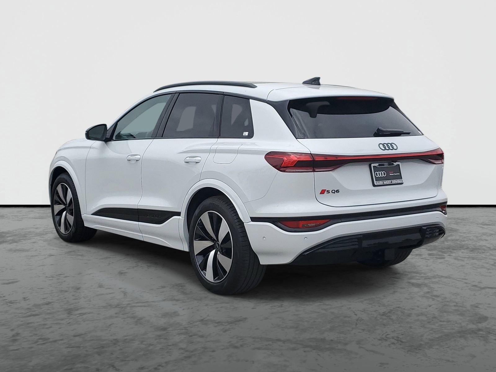 New 2025 Audi SQ6 e-tron Premium Plus AWD/4WD image 3