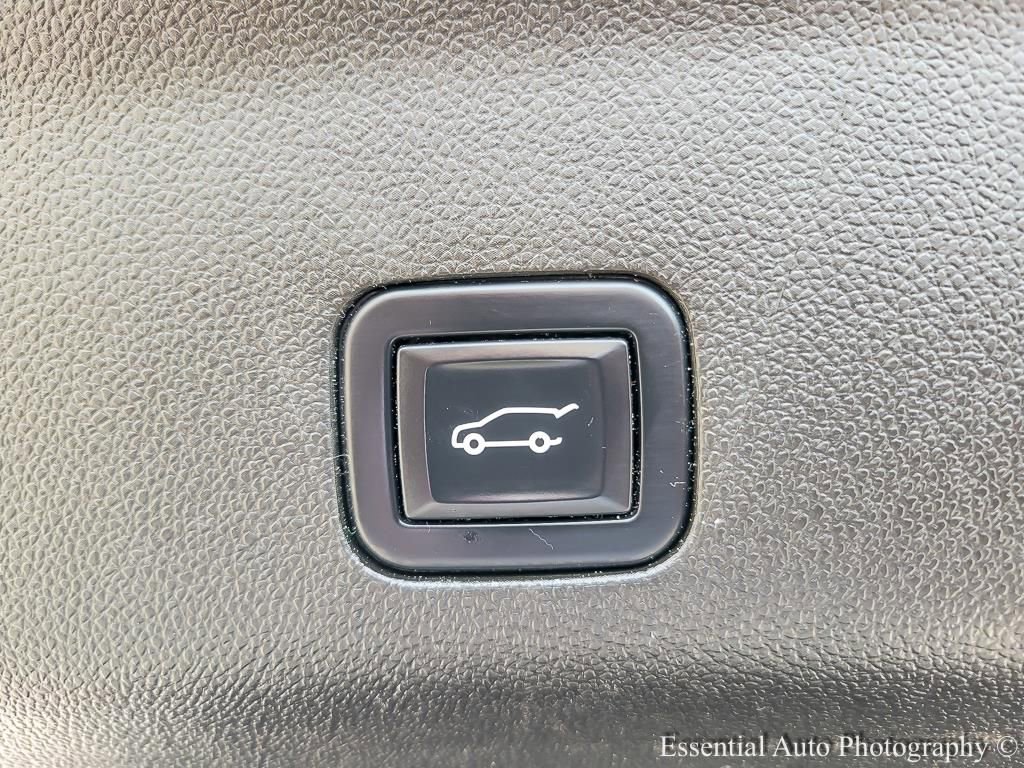 Used 2023 GMC Yukon SLT image 22