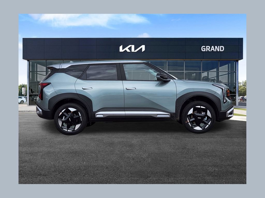 New 2027 Kia Seltos S
