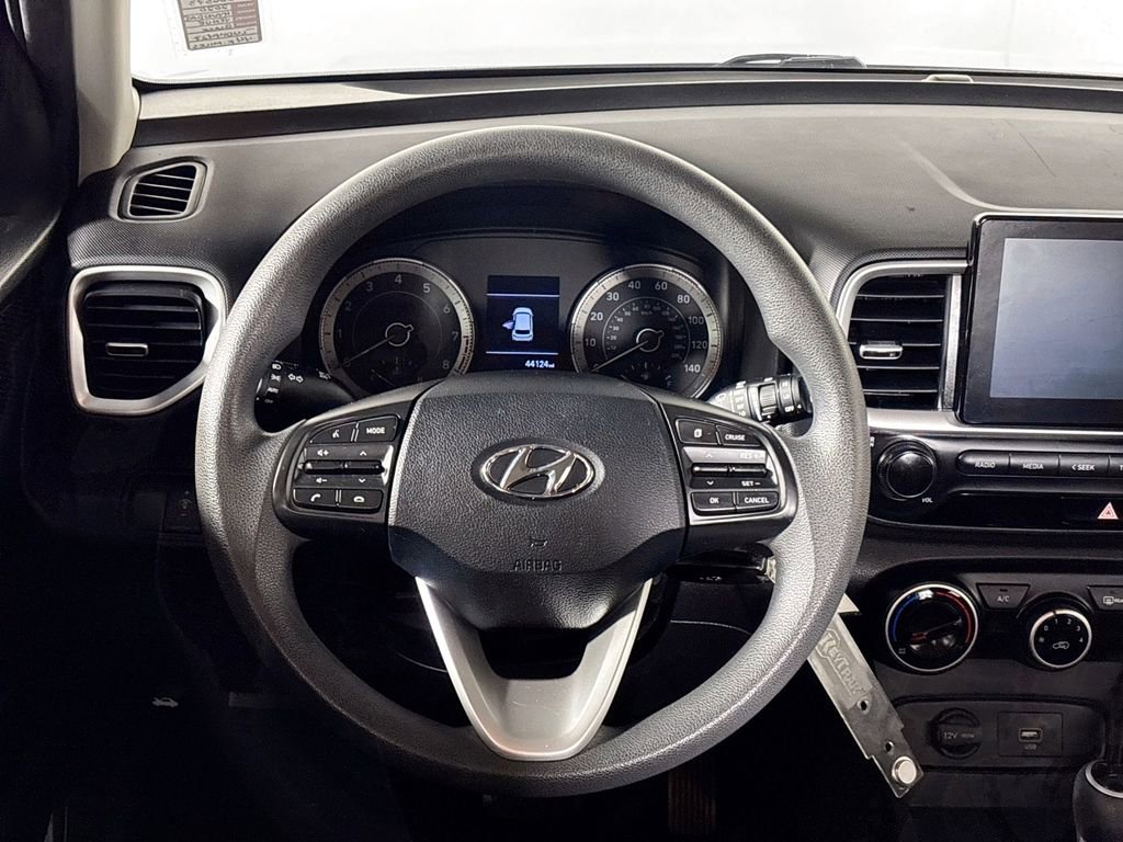Used 2020 Hyundai Venue SE FWD image 13