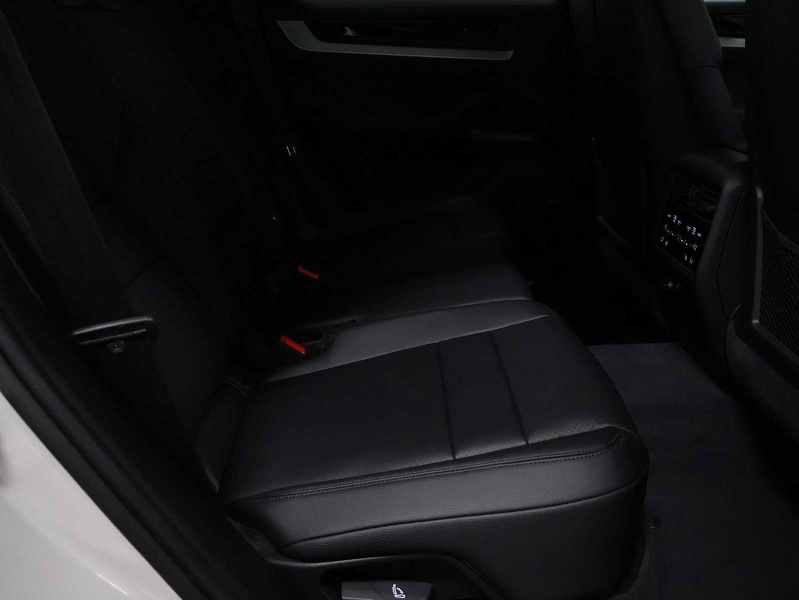 New 2026 Porsche Cayenne AWD/4WD image 35