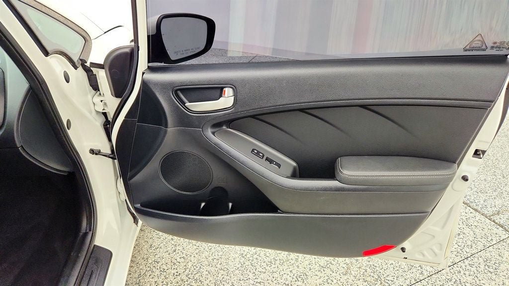 Used 2017 Kia Forte LX FWD image 23