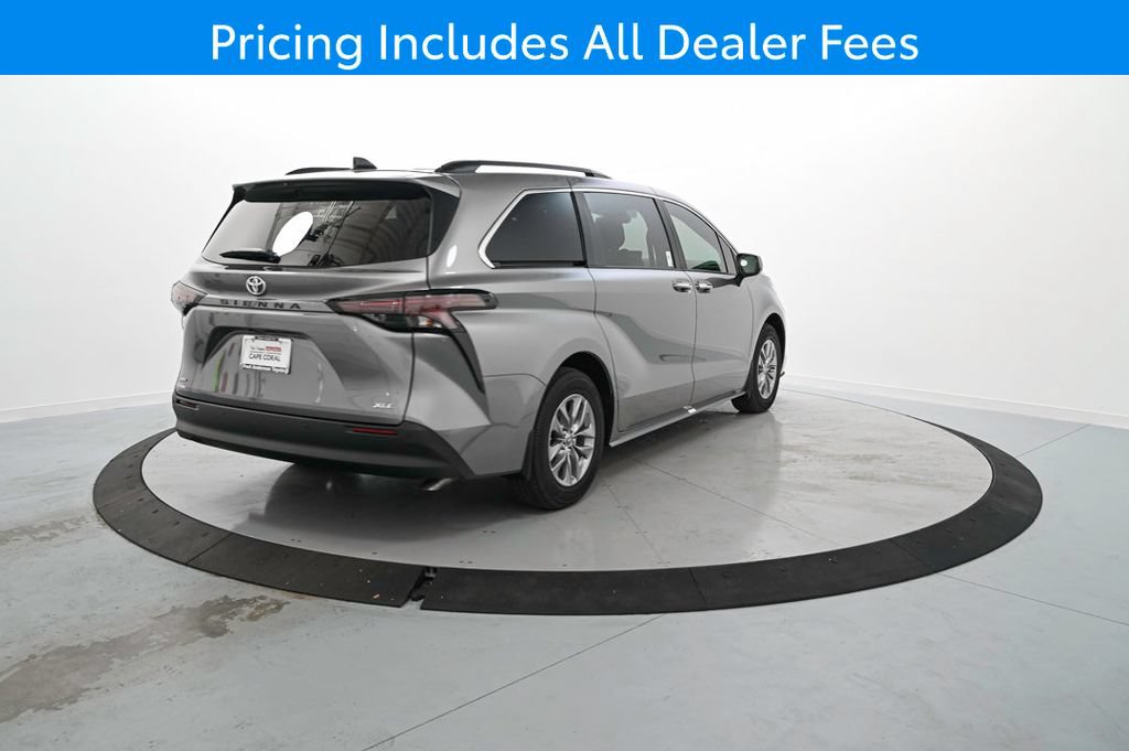 New 2026 Toyota Sienna XLE FWD image 5