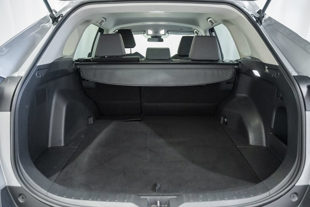 Certified 2025 Toyota RAV4 XLE AWD/4WD image 9