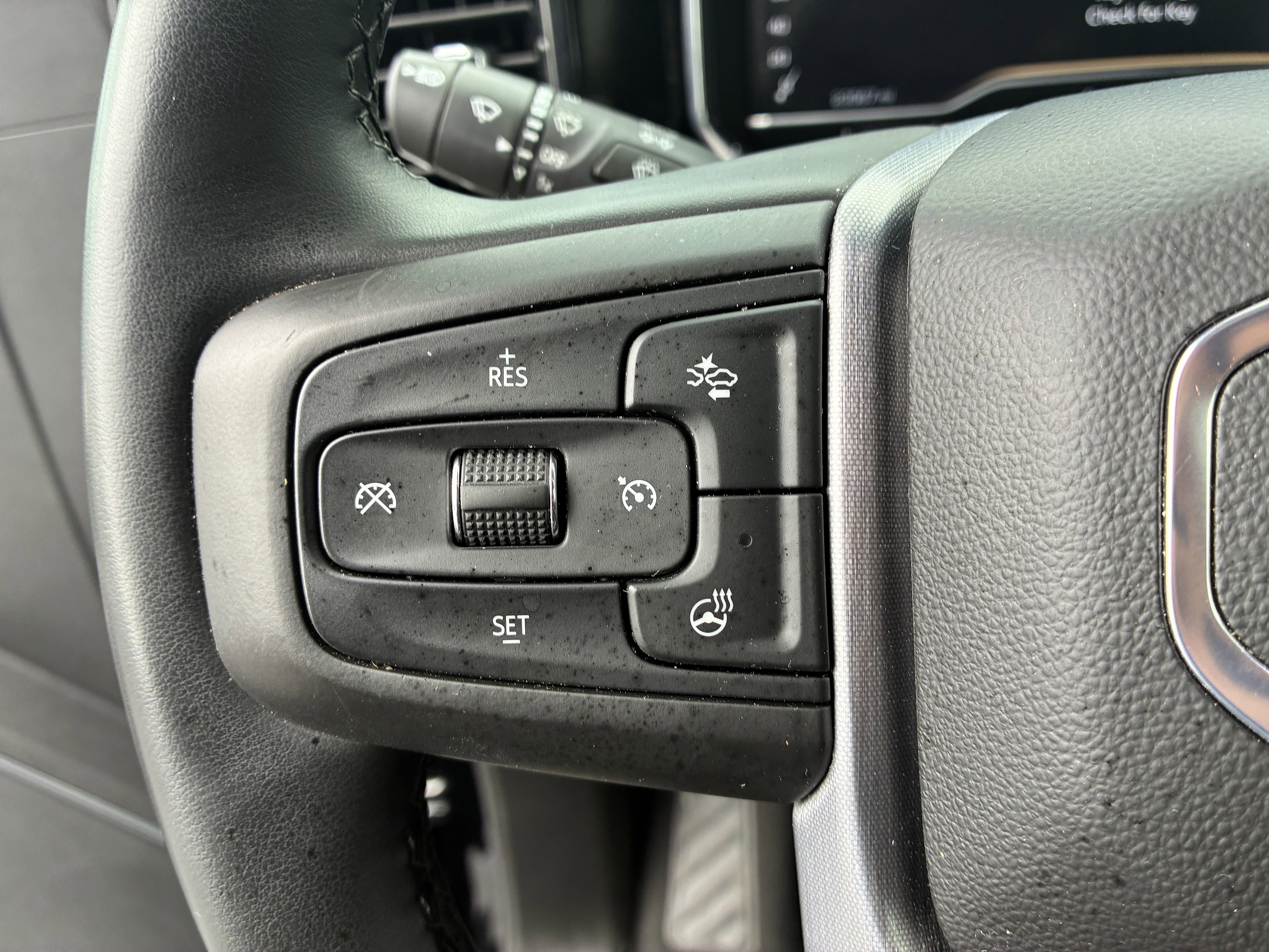 Used 2025 GMC Sierra 1500 SLT AWD/4WD image 30