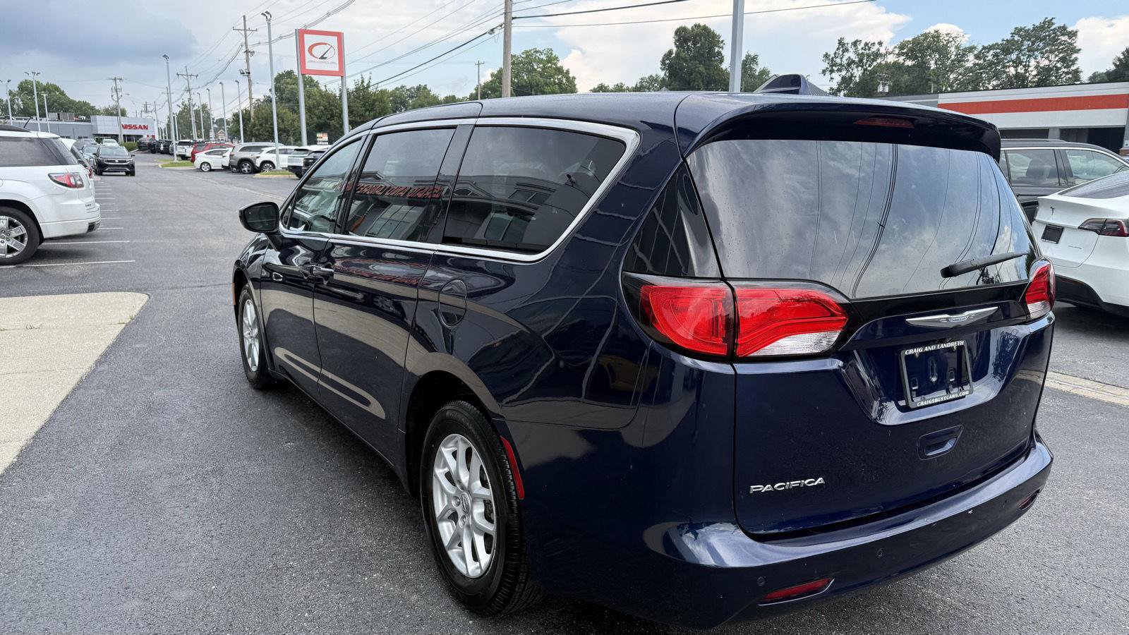 Used 2017 Chrysler Pacifica LX FWD image 5