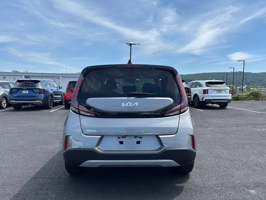 Certified 2024 Kia Soul LX w/ Option Group 015 FWD image 4