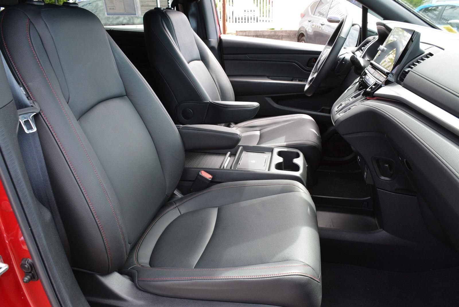 Used 2025 Honda Odyssey Sport-L image 18