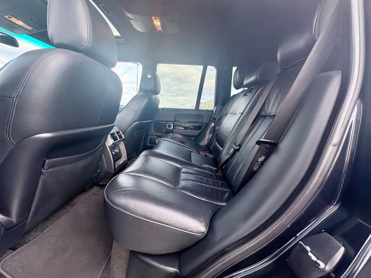 Used 2012 Land Rover Range Rover HSE image 20