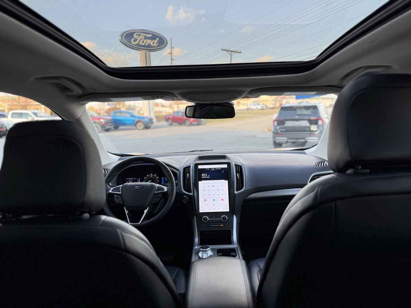 Used 2024 Ford Edge SEL w/ Convenience Package image 16