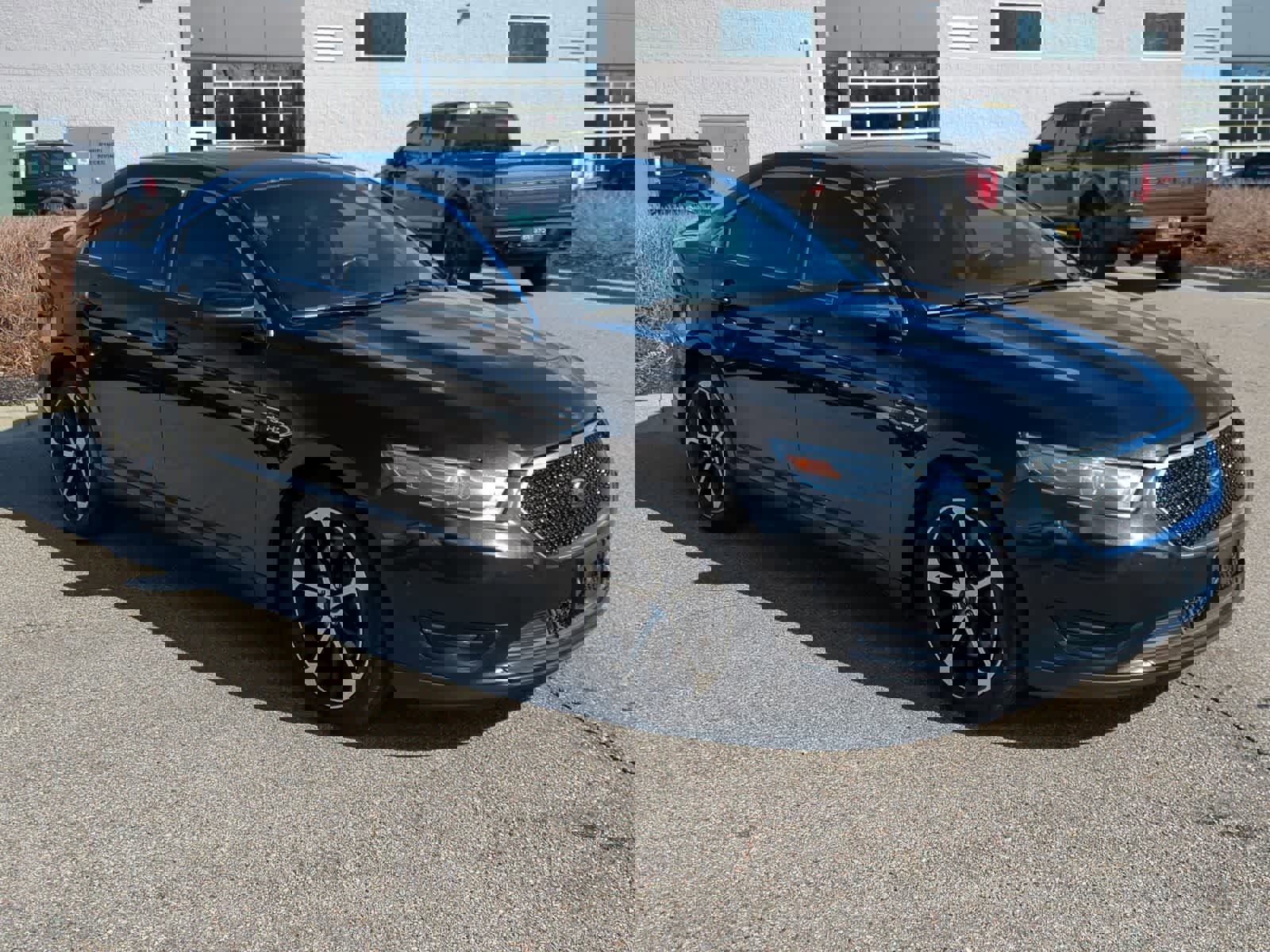 Used 2015 Ford Taurus SHO w/ Technology Package image 2