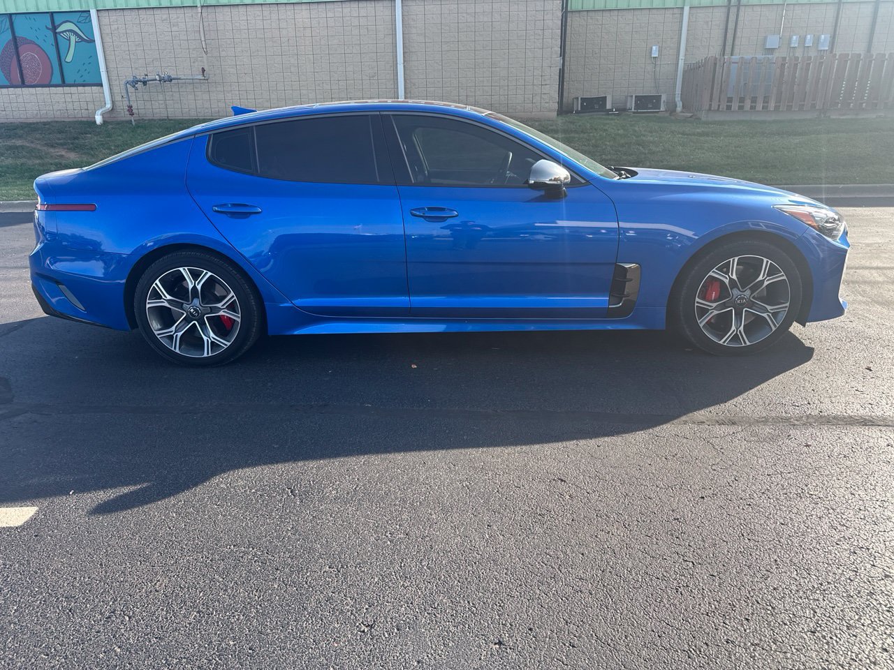 Used 2018 Kia Stinger GT2 AWD/4WD image 2