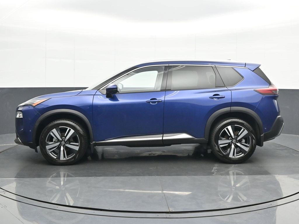 Used 2021 Nissan Rogue Platinum image 3