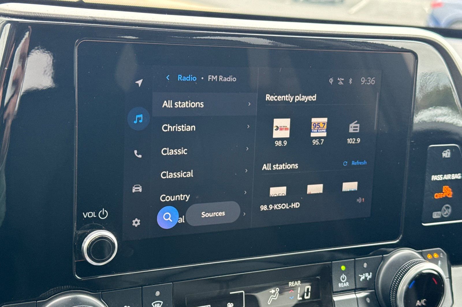 Used 2023 Toyota Highlander XLE image 24