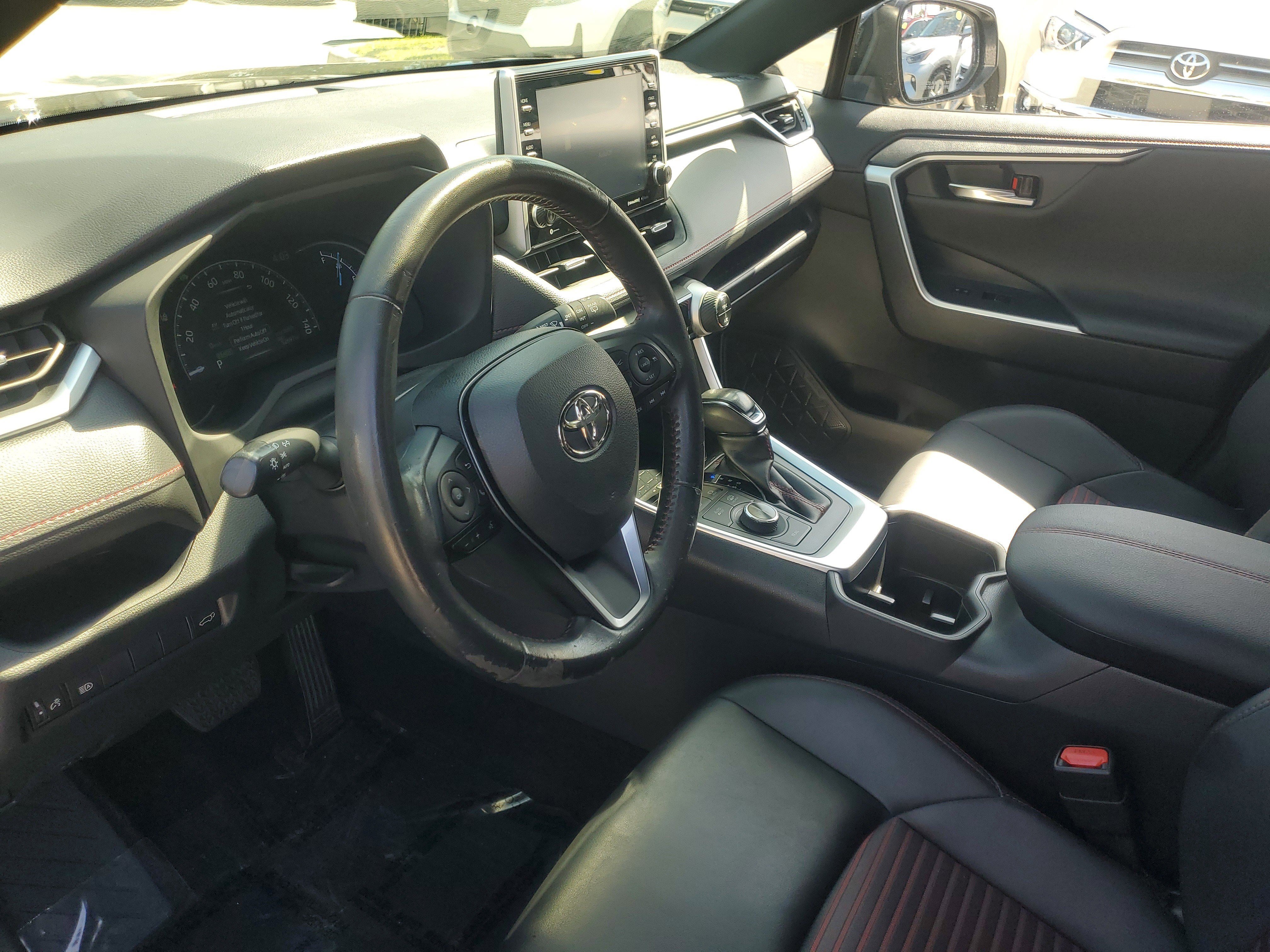 Used 2022 Toyota RAV4 XSE AWD/4WD image 17