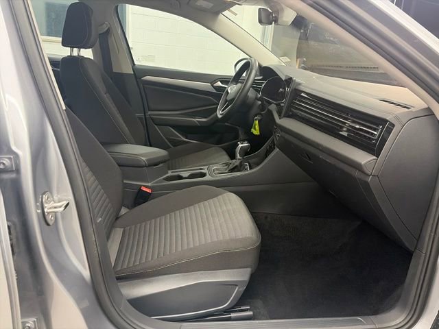 Used 2025 Volkswagen Jetta S image 38