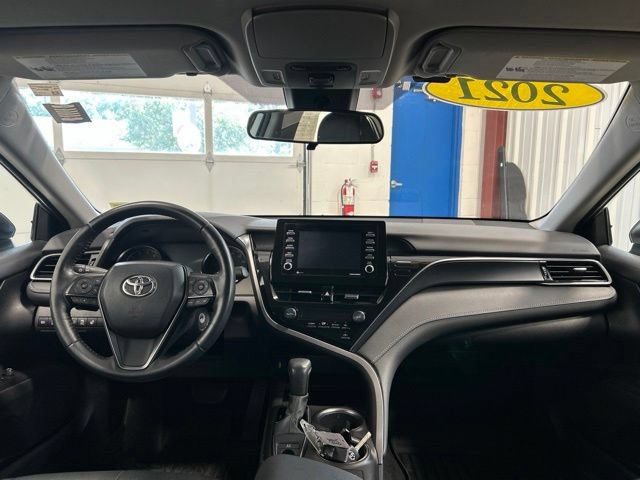 Used 2021 Toyota Camry SE w/ Cold Weather Package AWD/4WD image 15